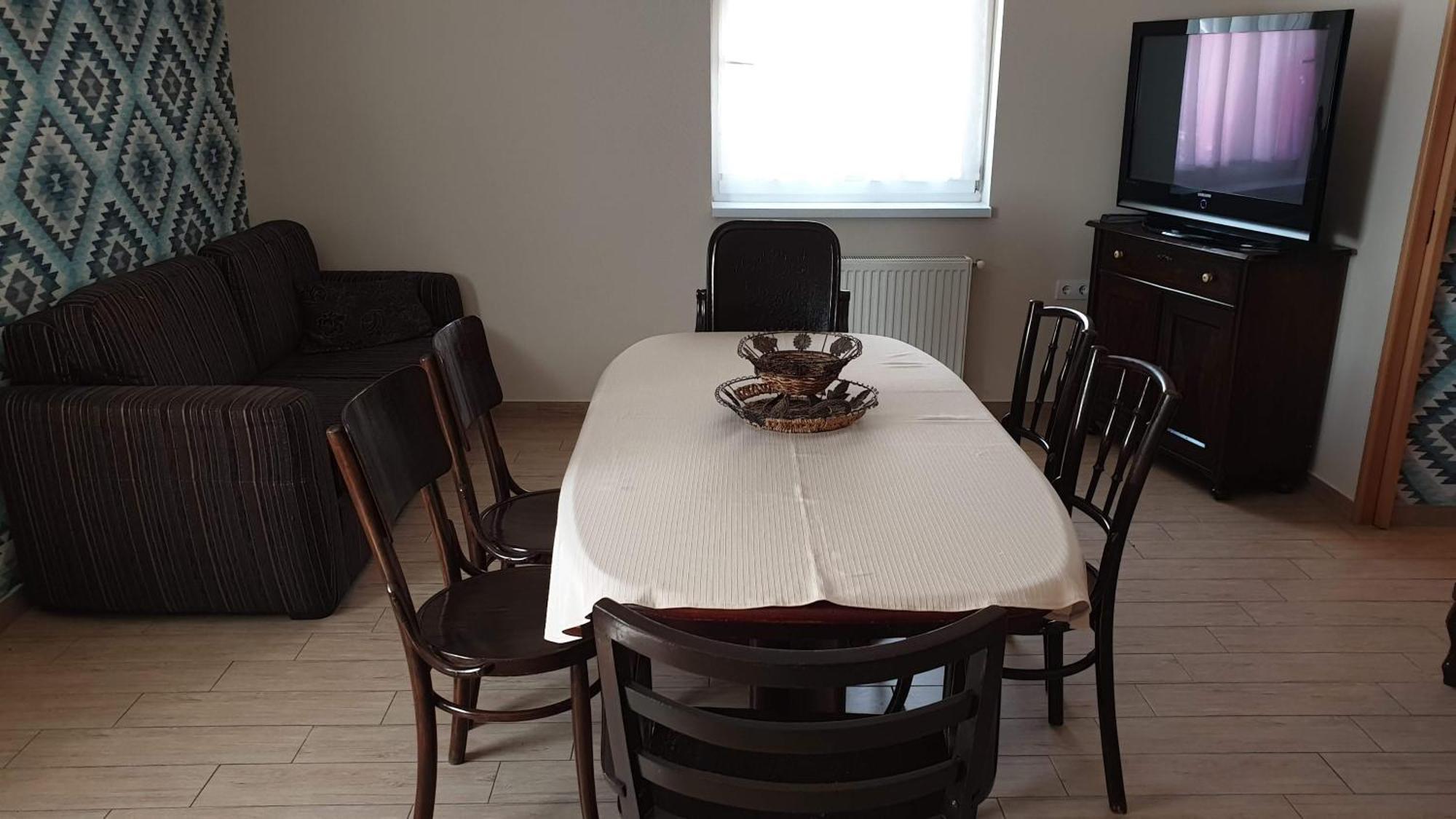 Keller Apartmanok Hajduszoboszlo Bilik gambar